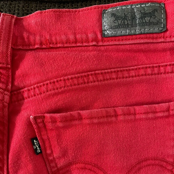 Women’s Levi 524 Skinny Jeans - Picture 4 of 6